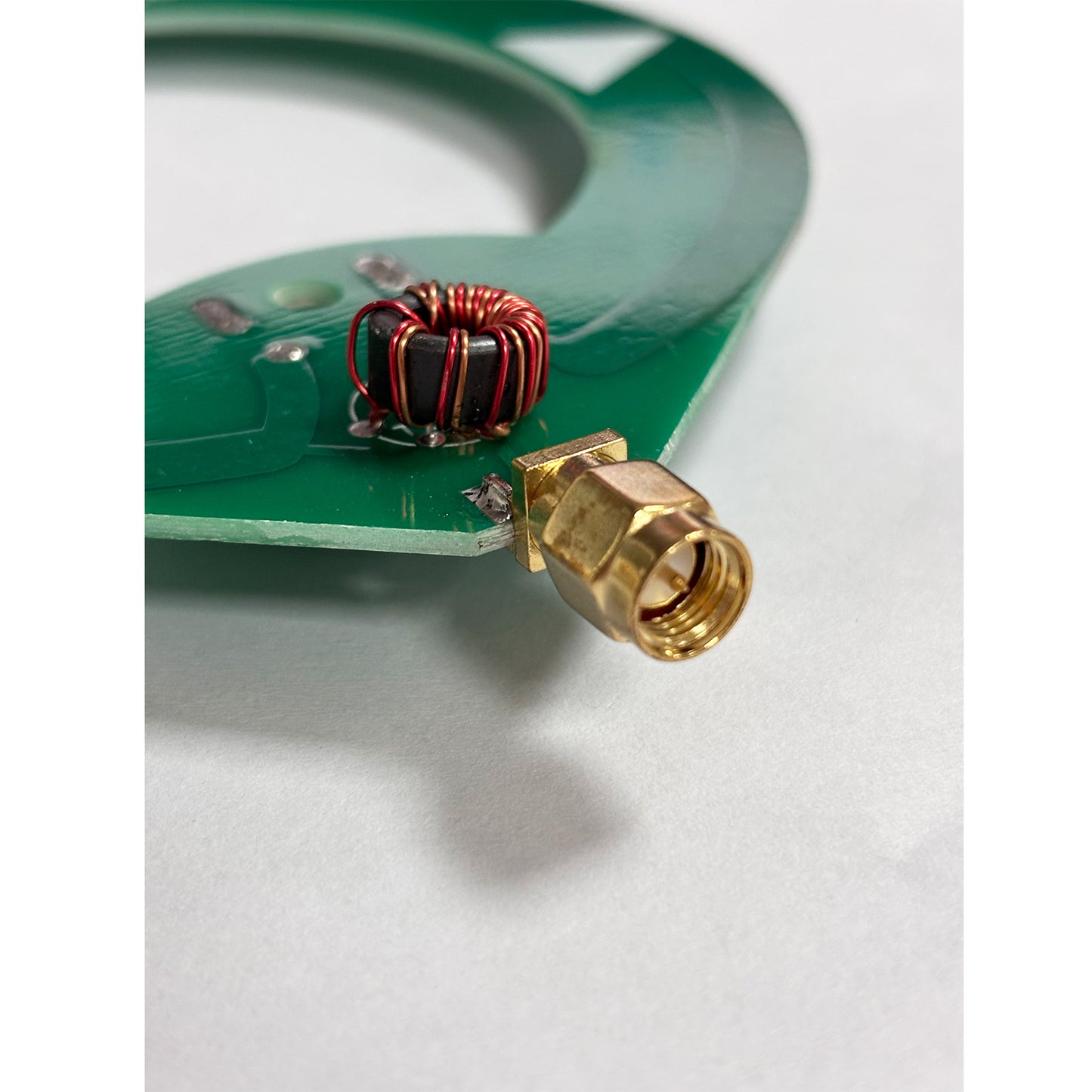 GOOZEEZOO Donut FM Mini Loop Antenna 75MHz-135MHz SMA Male Connector, 5W High Power